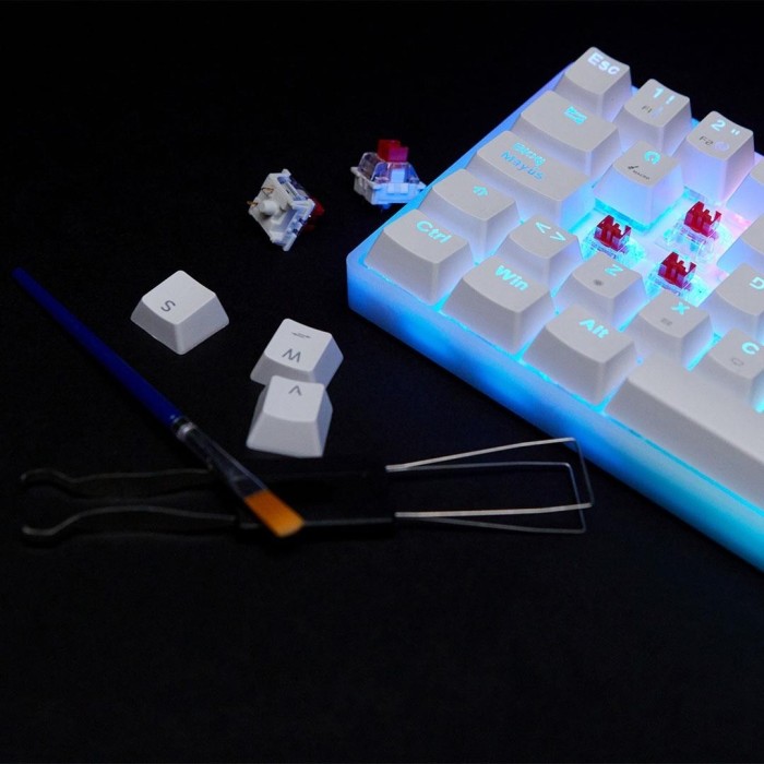 Teclado Gamer mecánico Snake Gamer Vipera SN790 RGB Switch Outemu Red Español