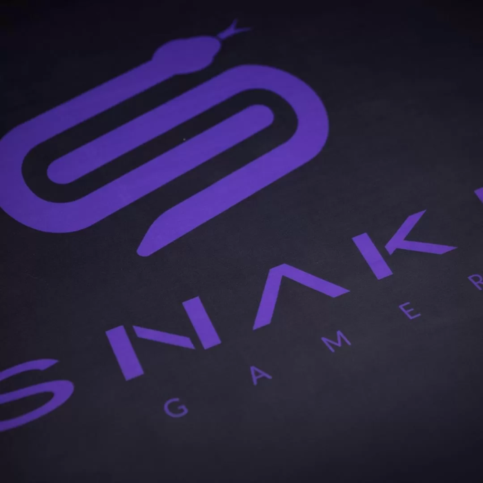 Silla gamer Drift DR50 Black + Alfombra Snake Gamer 120x120cm