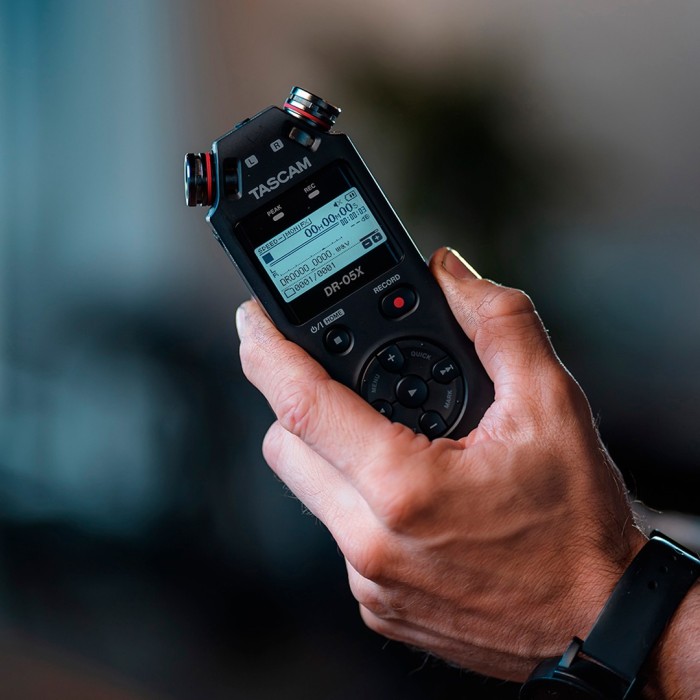 Grabador portátil estéreo Tascam DR-05X de mano e interfaz de audio